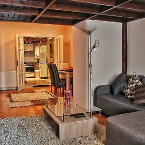vaci-deluxe-apartment.inbudapesthotels.com/